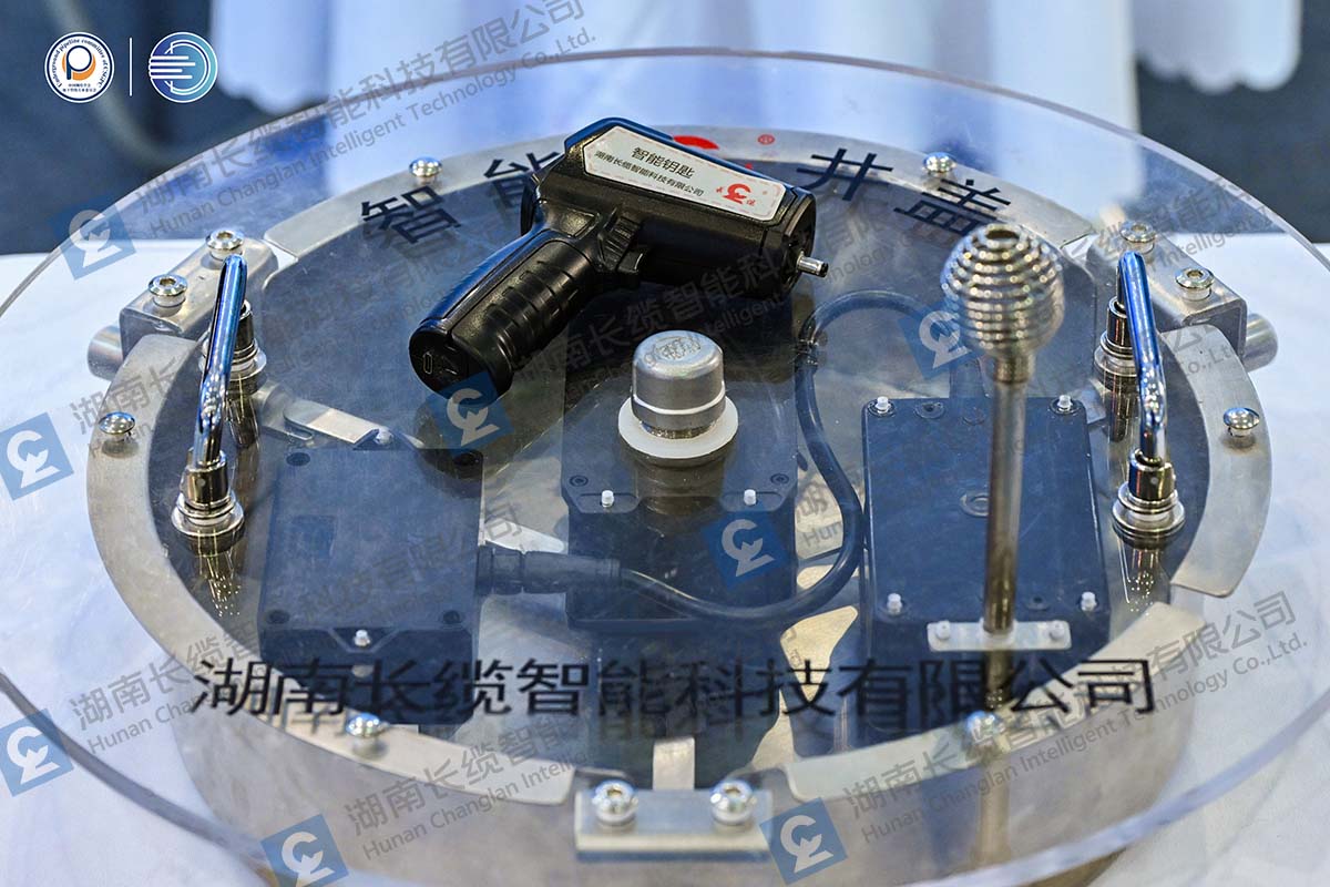 数字赋能城市生命线运维,银河集团GALAXY智能亮相成都国际管网展智能电控井盖