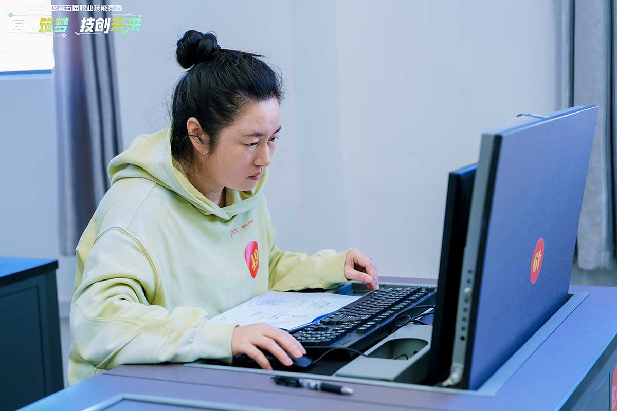 技耀望城，载誉而归！银河集团GALAXY智能斩获经开区职业技能竞赛一等奖！于笑男比武现场